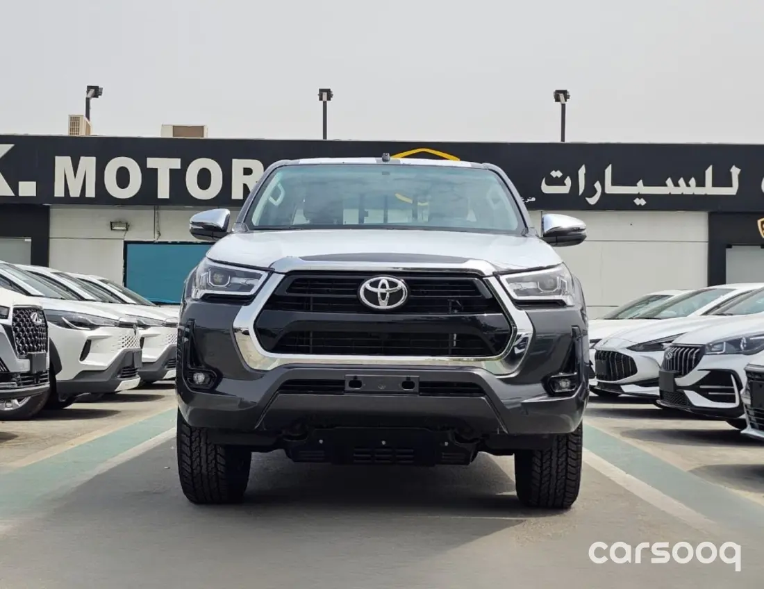 Toyota Hilux SR5 2026 Model Year 4.0L V6 Grey Exterior Grey Fabric Interior - Photo 3