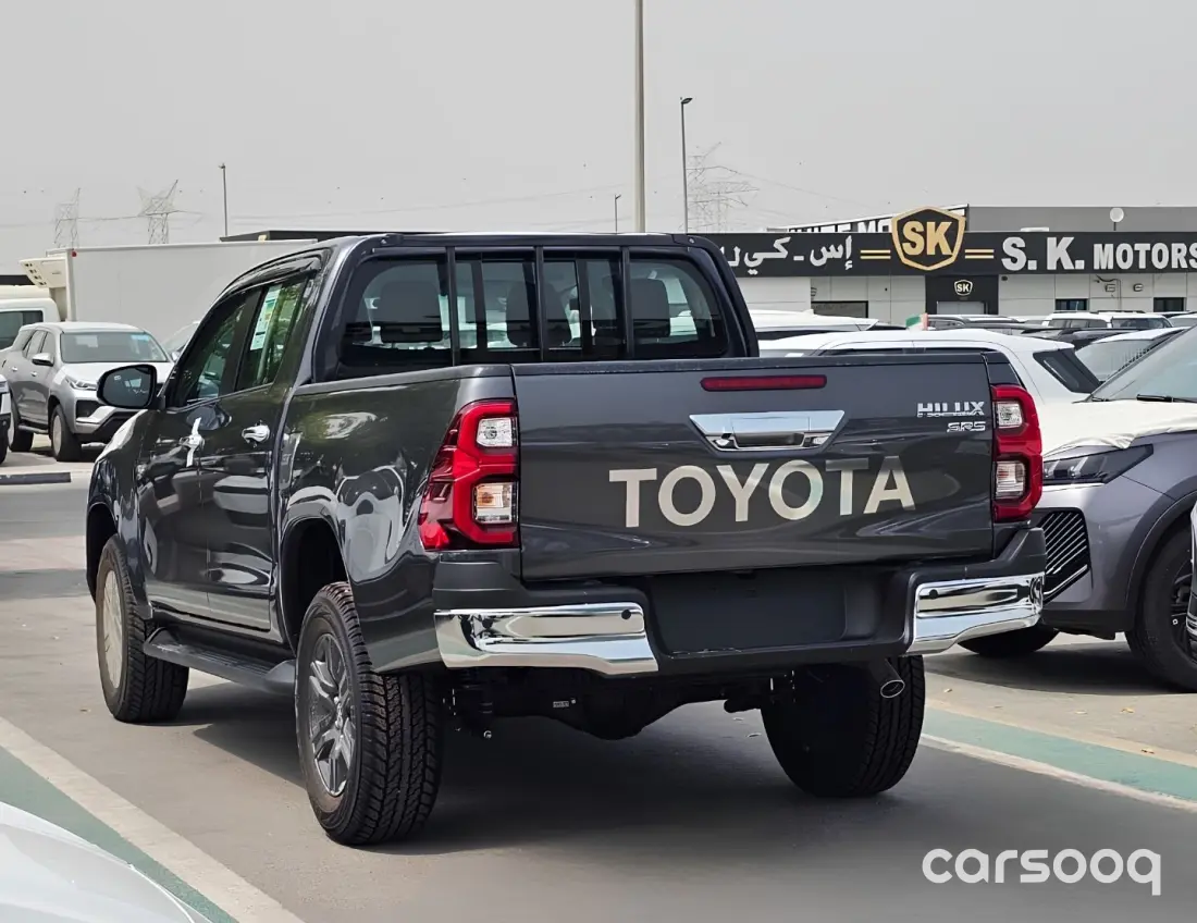 Toyota Hilux SR5 2026 Model Year 4.0L V6 Grey Exterior Grey Fabric Interior - Photo 4