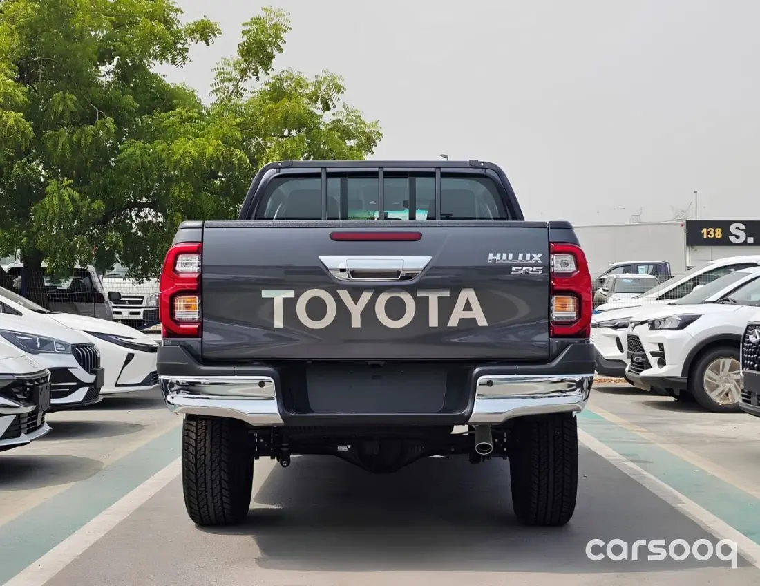 Toyota Hilux SR5 2026 Model Year 4.0L V6 Grey Exterior Grey Fabric Interior - Photo 6