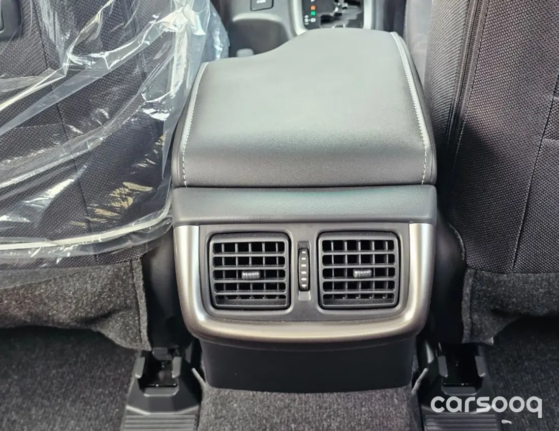 Toyota Hilux SR5 2026 Model Year 4.0L V6 Grey Exterior Grey Fabric Interior - Photo 18