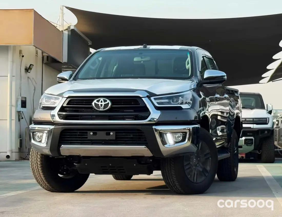 Toyota Hilux SR5 2.8L Turbo Diesel 2026 Grey Exterior Black Interior - Photo 1