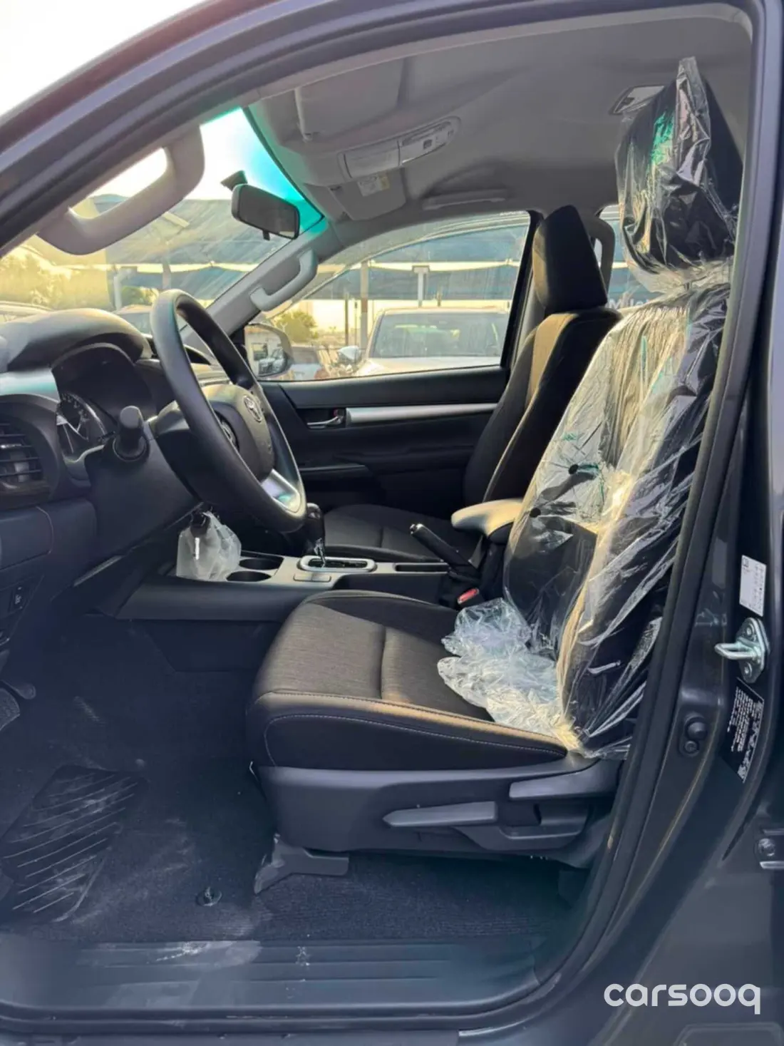 Toyota Hilux SR5 2.8L Turbo Diesel 2026 Grey Exterior Black Interior - Photo 6