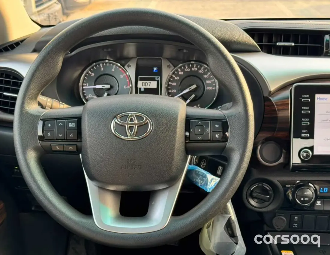 Toyota Hilux SR5 2.8L Turbo Diesel 2026 Grey Exterior Black Interior - Photo 11