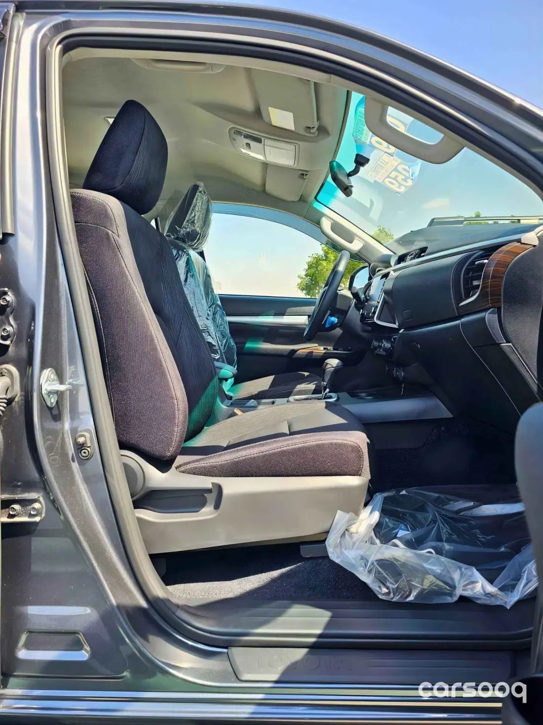  Toyota Hilux SR5 4.0L V6 Petrol 2026 Model Year Grey Exterior Grey Interior - Photo 10