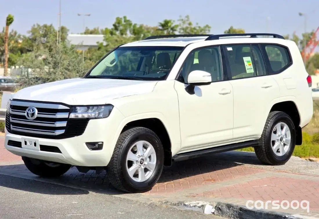 Toyota Land Cruiser 300 GXR Petrol 2025 White Exterior Beige Interior - Photo 3