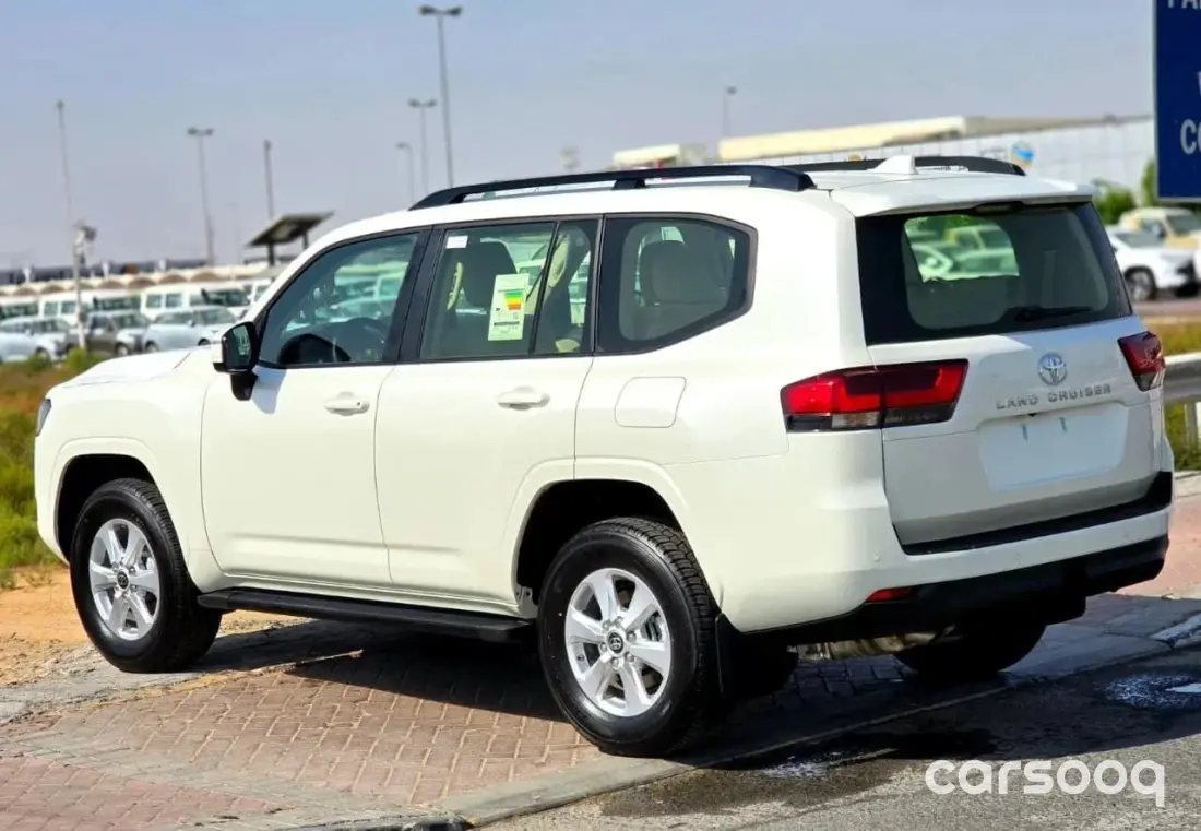 Toyota Land Cruiser 300 GXR Petrol 2025 White Exterior Beige Interior - Photo 4