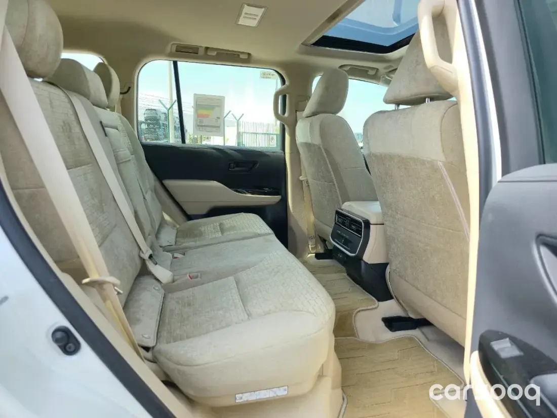 Toyota Land Cruiser 300 GXR Petrol 2025 White Exterior Beige Interior - Photo 18