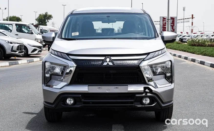 Mitsubishi Xpander Mid-Line 2026 Model Year Silver Exterior Black Interior - Photo 2