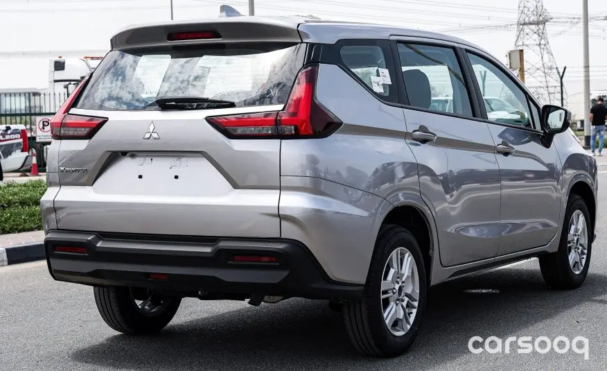 Mitsubishi Xpander Mid-Line 2026 Model Year Silver Exterior Black Interior - Photo 4