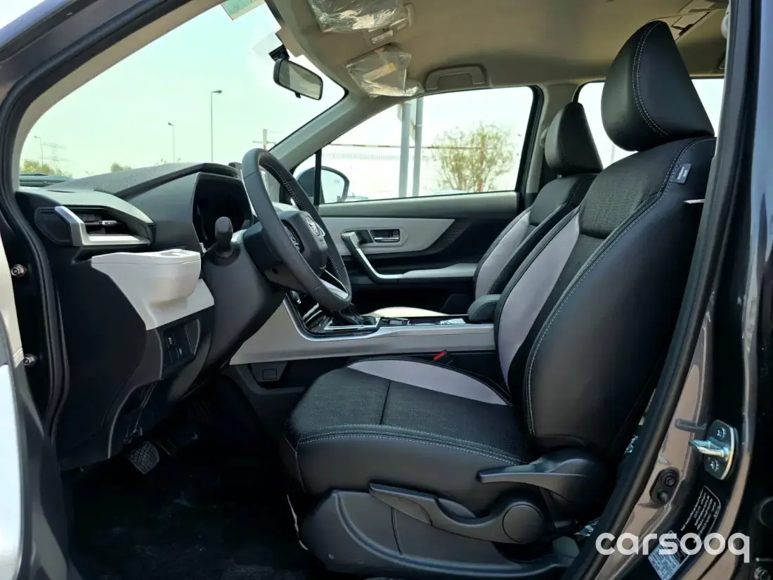 2025 Toyota Veloz 1.5L Petrol Grey Exterior Black Interior - Photo 9