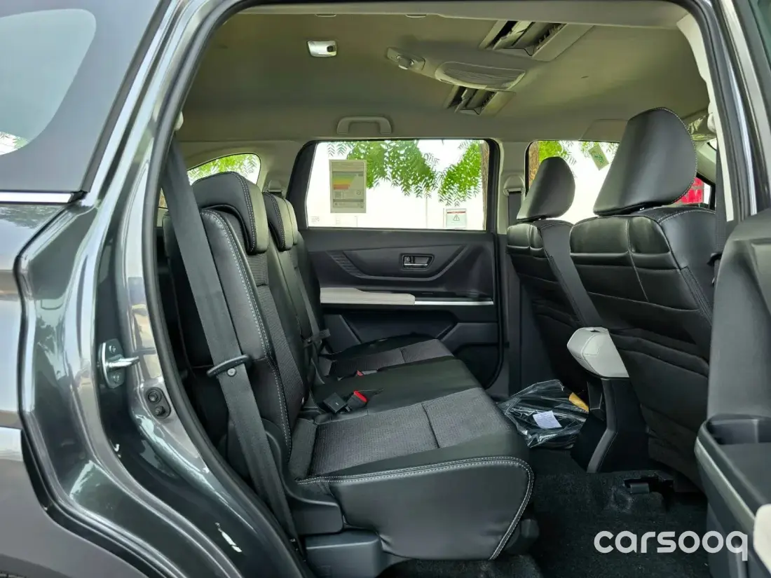 2025 Toyota Veloz 1.5L Petrol Grey Exterior Black Interior - Photo 18