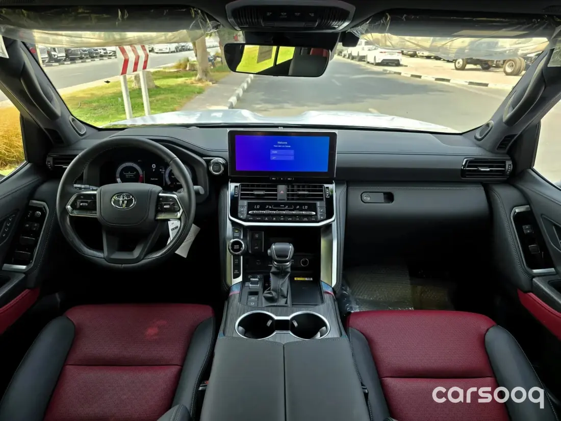 Toyota Land Cruiser VXR 2025 3.5L Petrol Black Exterior red Interior - Photo 18