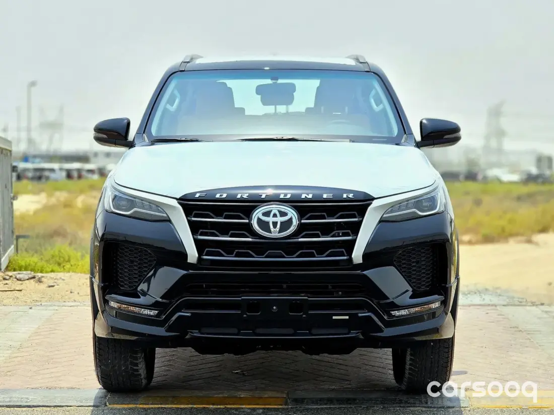 Toyota Fortuner G 2.7L 2025 Model Year Petrol Black Exterior Tan Interior - Photo 2