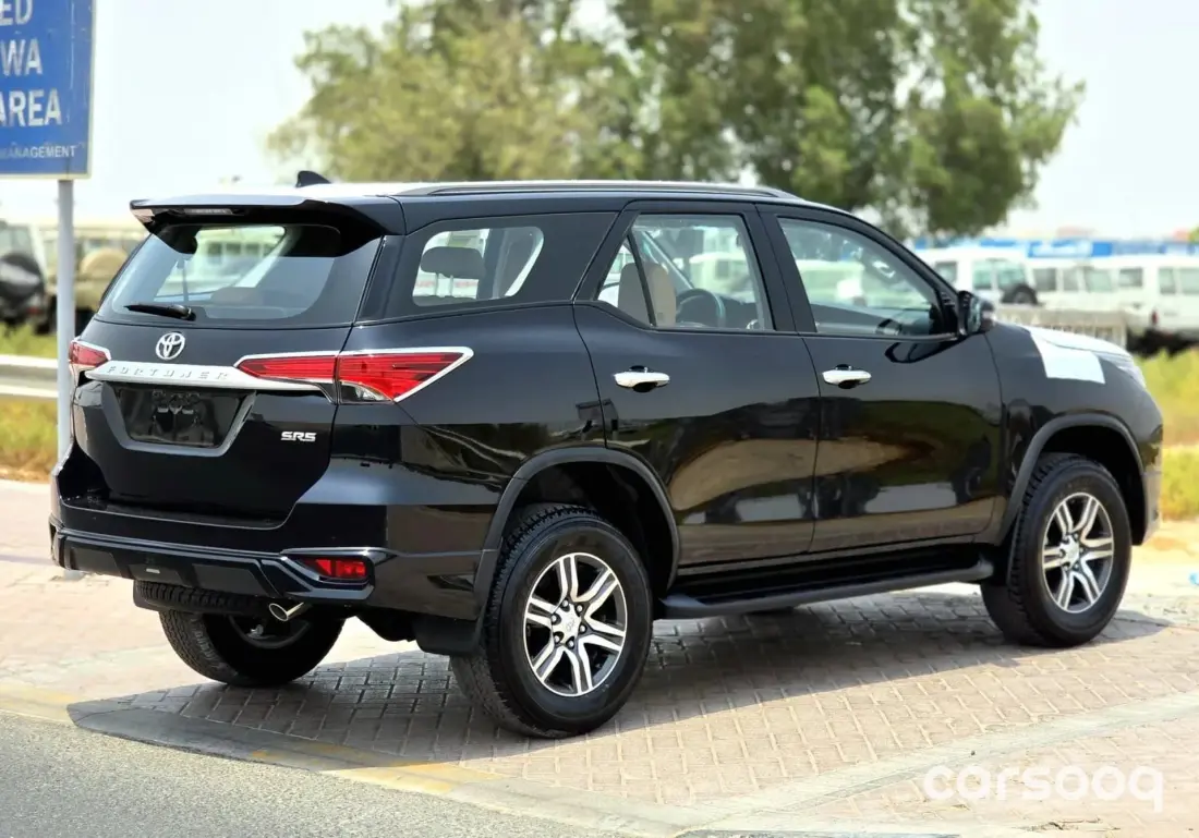 Toyota Fortuner G 2.7L 2025 Model Year Petrol Black Exterior Tan Interior - Photo 6