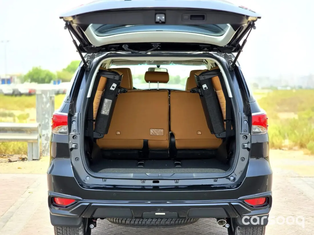 Toyota Fortuner G 2.7L 2025 Model Year Petrol Black Exterior Tan Interior - Photo 7