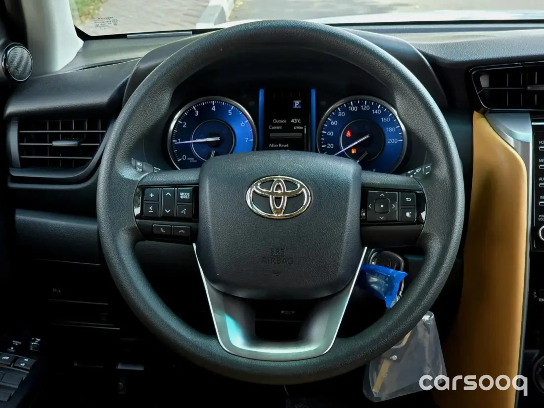 Toyota Fortuner G 2.7L 2025 Model Year Petrol Black Exterior Tan Interior - Photo 11