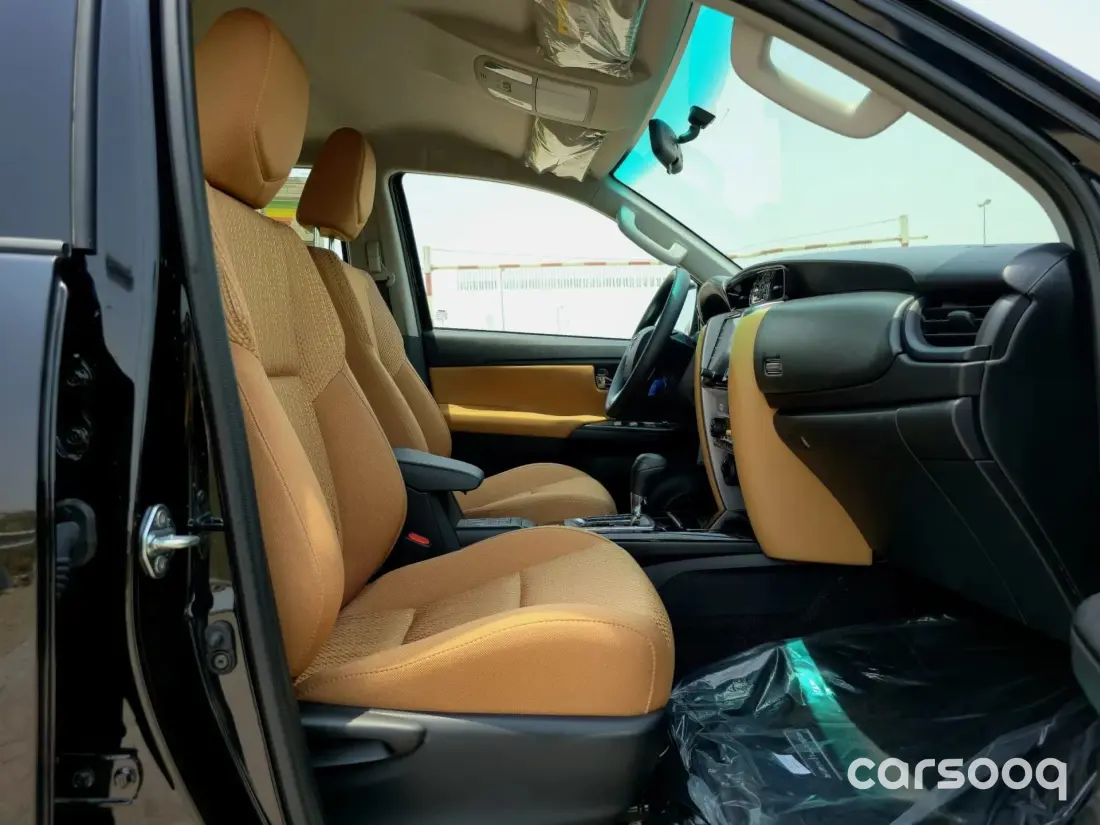 Toyota Fortuner G 2.7L 2025 Model Year Petrol Black Exterior Tan Interior - Photo 17