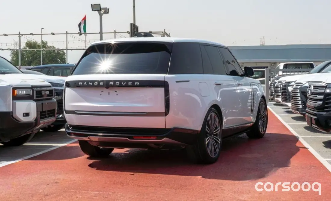 Range Rover HSE P400 2025 3.0L Turbo Mild-Hybrid White Exterior Beige Interior - Photo 5