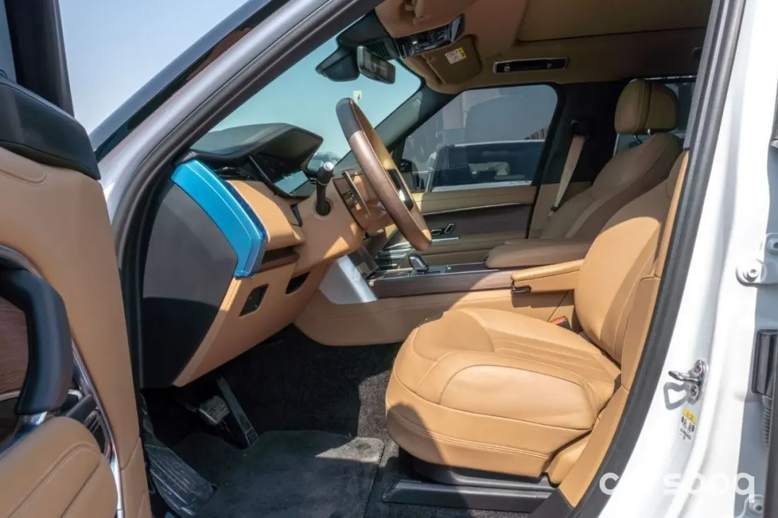Range Rover HSE P400 2025 3.0L Turbo Mild-Hybrid White Exterior Beige Interior - Photo 11