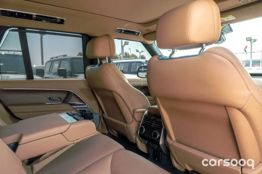 Range Rover HSE P400 2025 3.0L Turbo Mild-Hybrid White Exterior Beige Interior - Photo 15