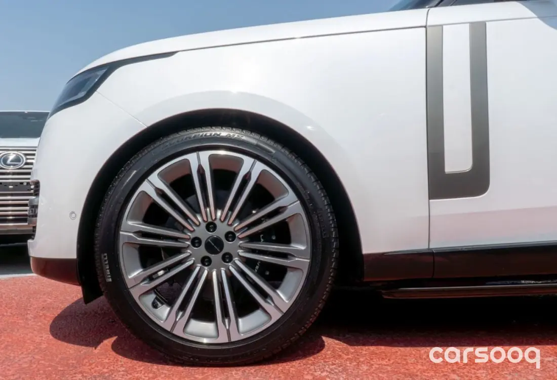 Range Rover HSE P400 2025 3.0L Turbo Mild-Hybrid White Exterior Beige Interior - Photo 18
