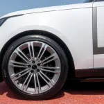 Range Rover HSE P400 2025 3.0L Turbo Mild-Hybrid White Exterior Beige Interior - Thumbnail 18