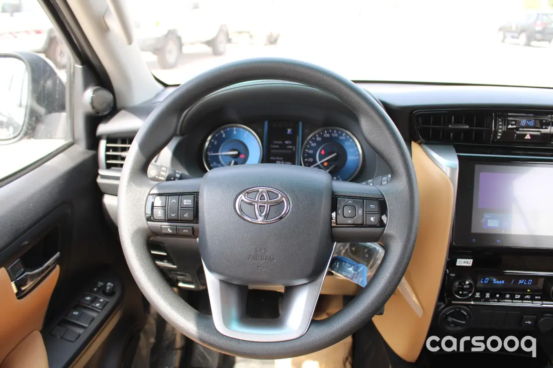 Toyota Fortuner E1 2026 2.7L Petrol 4WD Grey Exterior Beige Interior For Export in Dubai - Photo 13