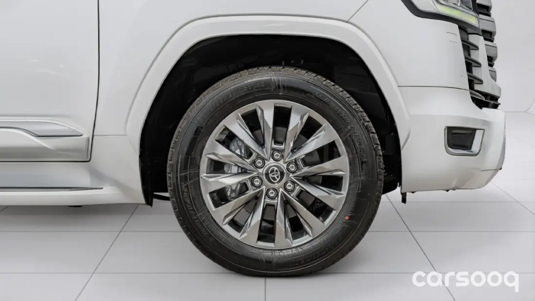 Toyota Land Cruiser 300 VXR 2026 3.5L Petrol White Exterior Beige Interior - Photo 6
