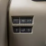 Toyota Land Cruiser 300 VXR 2026 3.5L Petrol White Exterior Beige Interior - Thumbnail 19