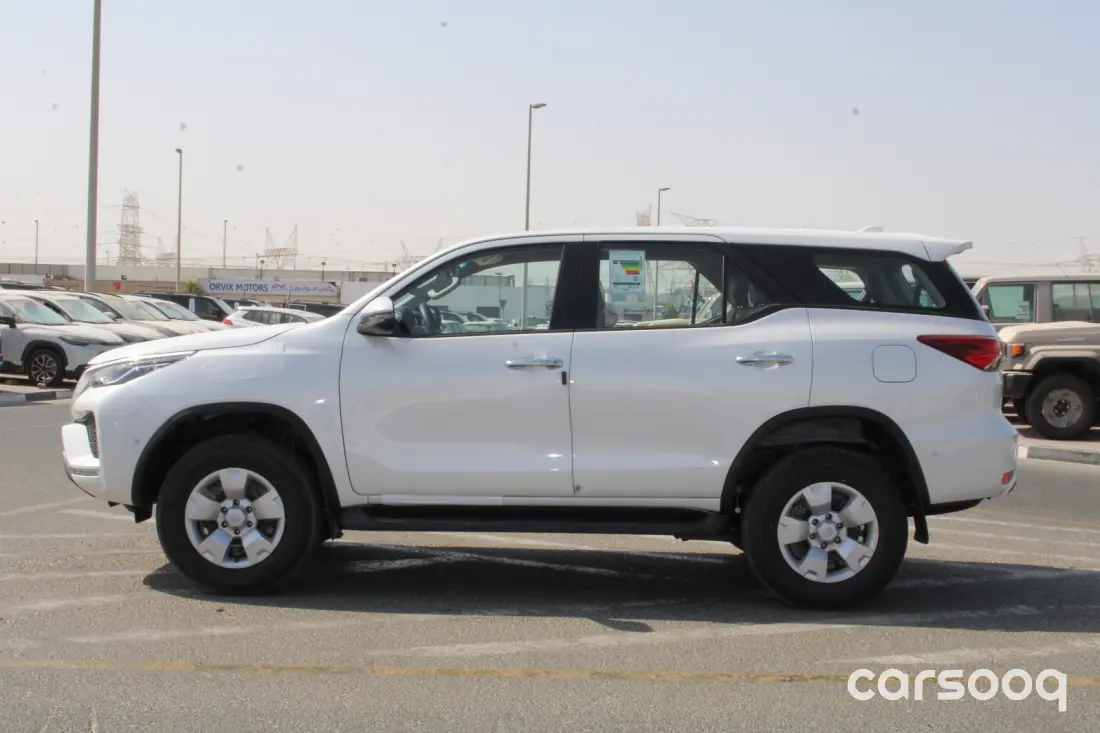 Toyota Fortuner E 2026 2.4L Turbo Diesel 4WD White Exterior - Photo 3