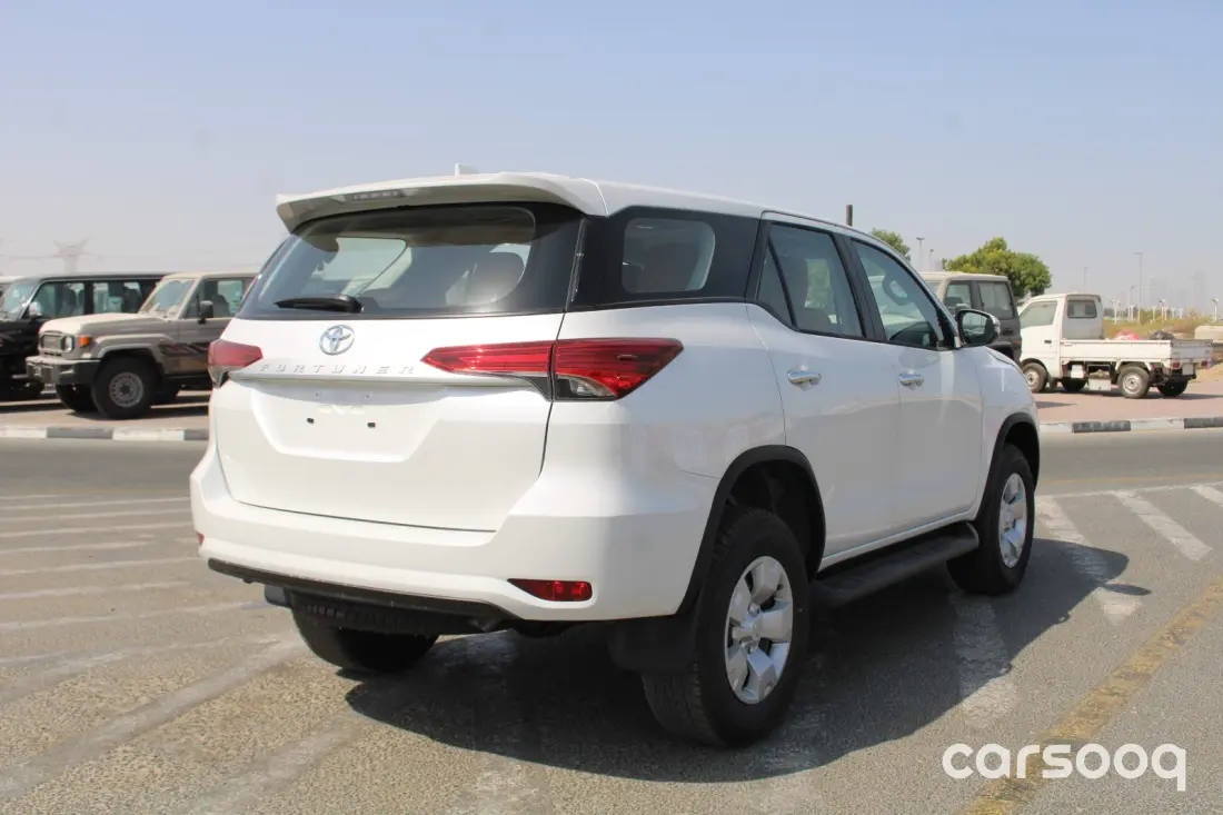 Toyota Fortuner E 2026 2.4L Turbo Diesel 4WD White Exterior - Photo 5