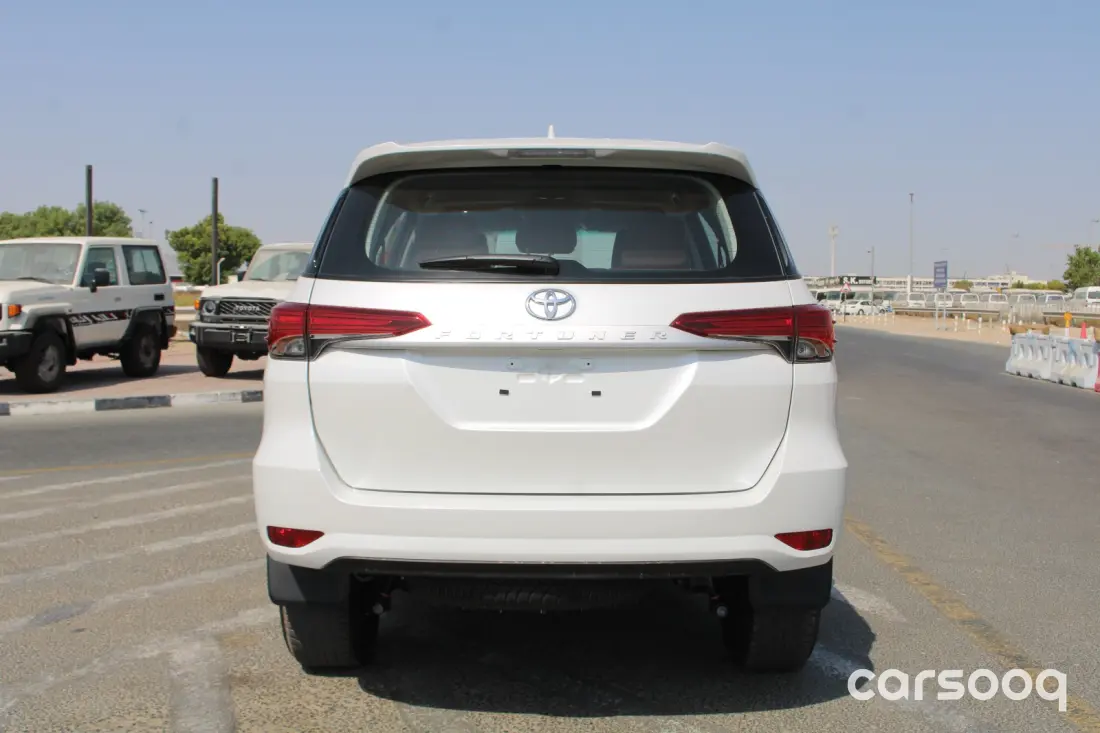 Toyota Fortuner E 2026 2.4L Turbo Diesel 4WD White Exterior - Photo 6