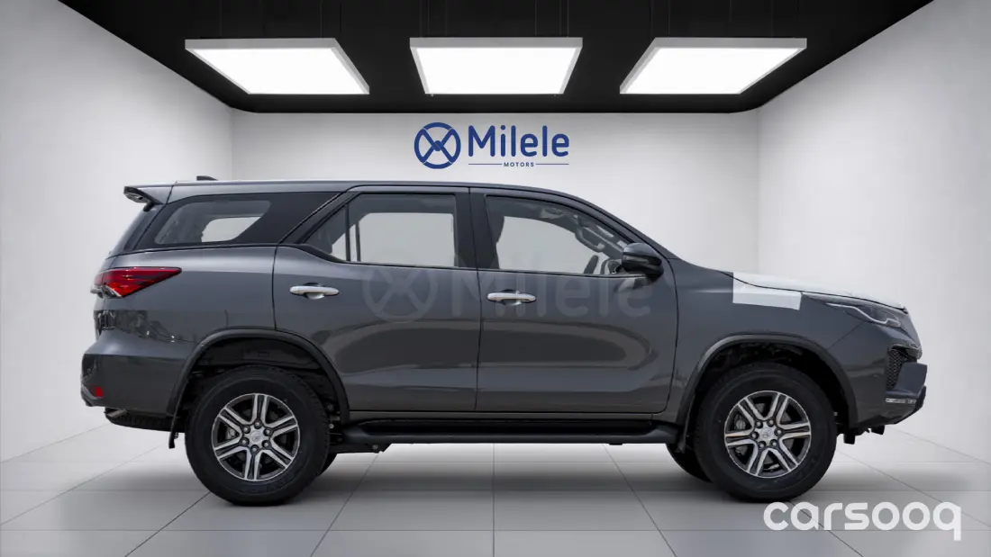 TOYOTA FORTUNER CUSTOM INTERIOR MODEL YEAR 2026 GREY COLOR - Photo 5