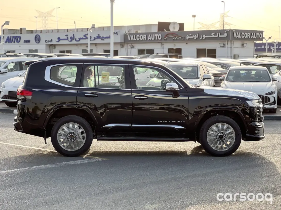 TOYOTA Land Cruiser LC300 VX 2026 4.0L - Black Exterior Beige Interior (Omani) - Photo 4