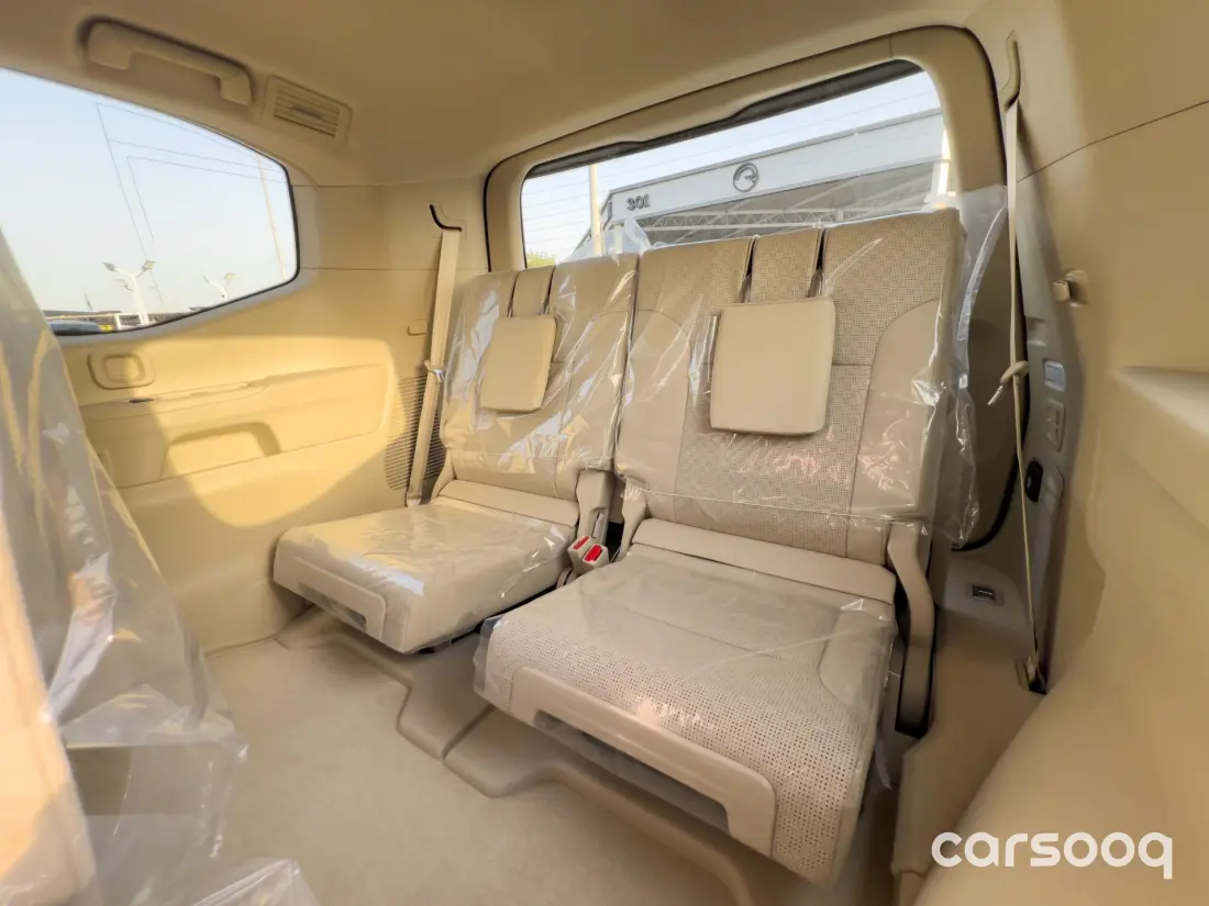 TOYOTA Land Cruiser LC300 VX 2026 4.0L - Black Exterior Beige Interior (Omani) - Photo 13
