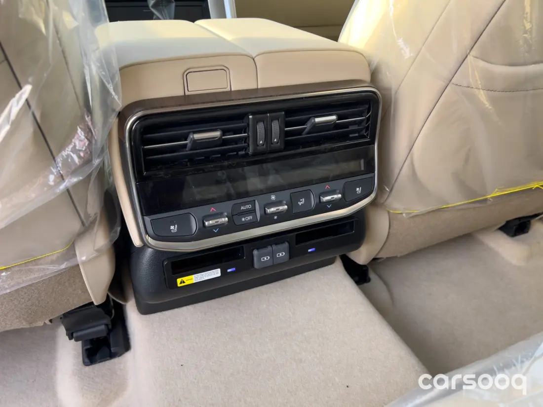 TOYOTA Land Cruiser LC300 VX 2026 4.0L - Black Exterior Beige Interior (Omani) - Photo 15