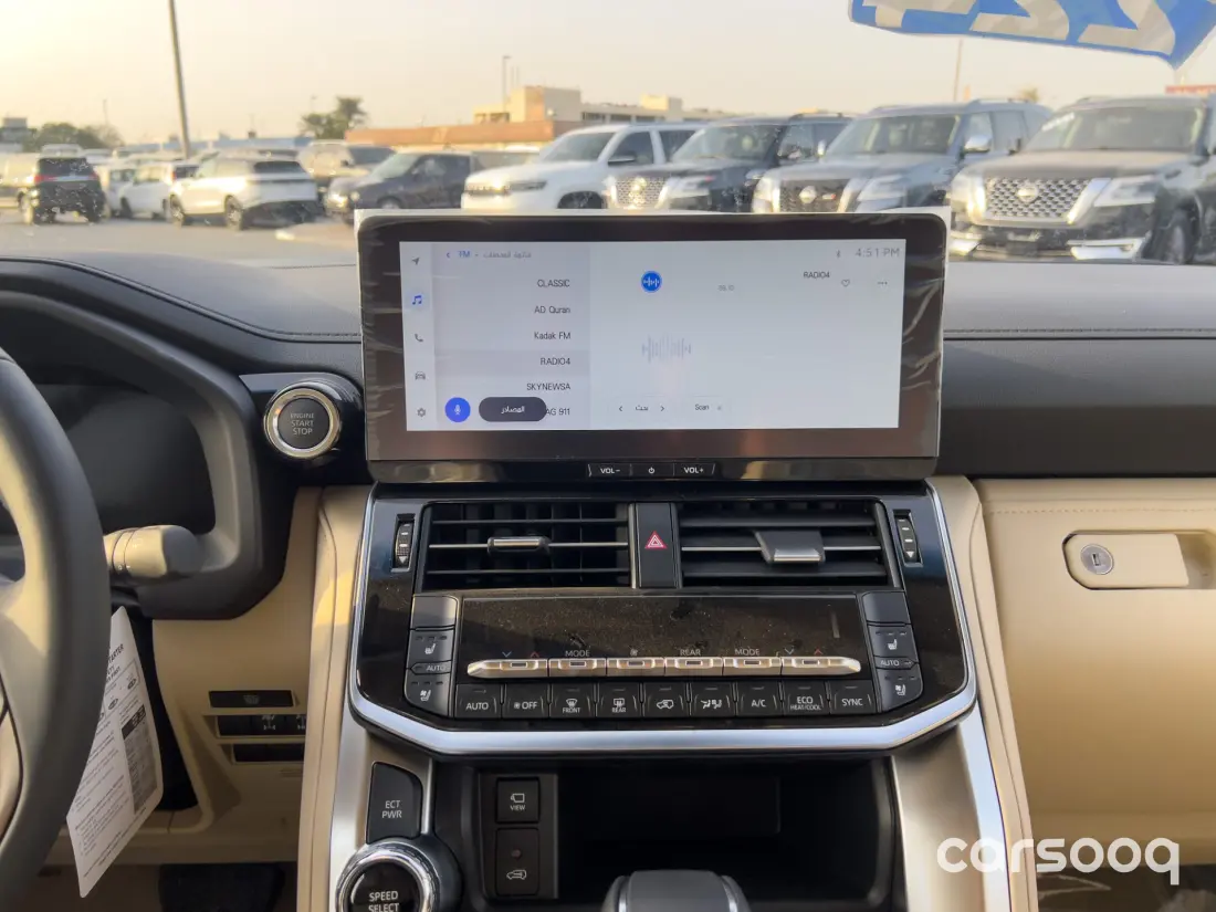 TOYOTA Land Cruiser LC300 VX 2026 4.0L - Black Exterior Beige Interior (Omani) - Photo 18