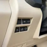 TOYOTA Land Cruiser LC300 VX 2026 4.0L - Black Exterior Beige Interior (Omani) - Thumbnail 21