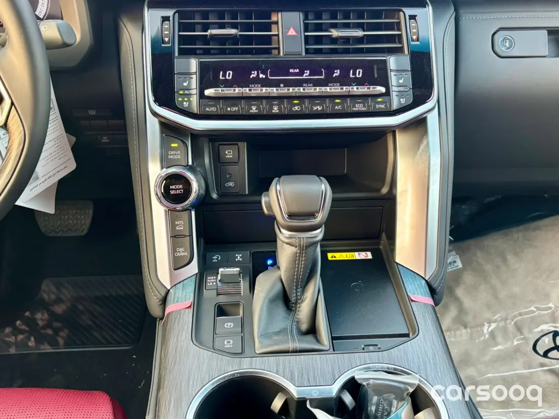 سيارة تويوتا لاند كروزر LC300 موديل 2026 VXR سعة 3.5 لتر V6 هايبرد أسود - Photo 13