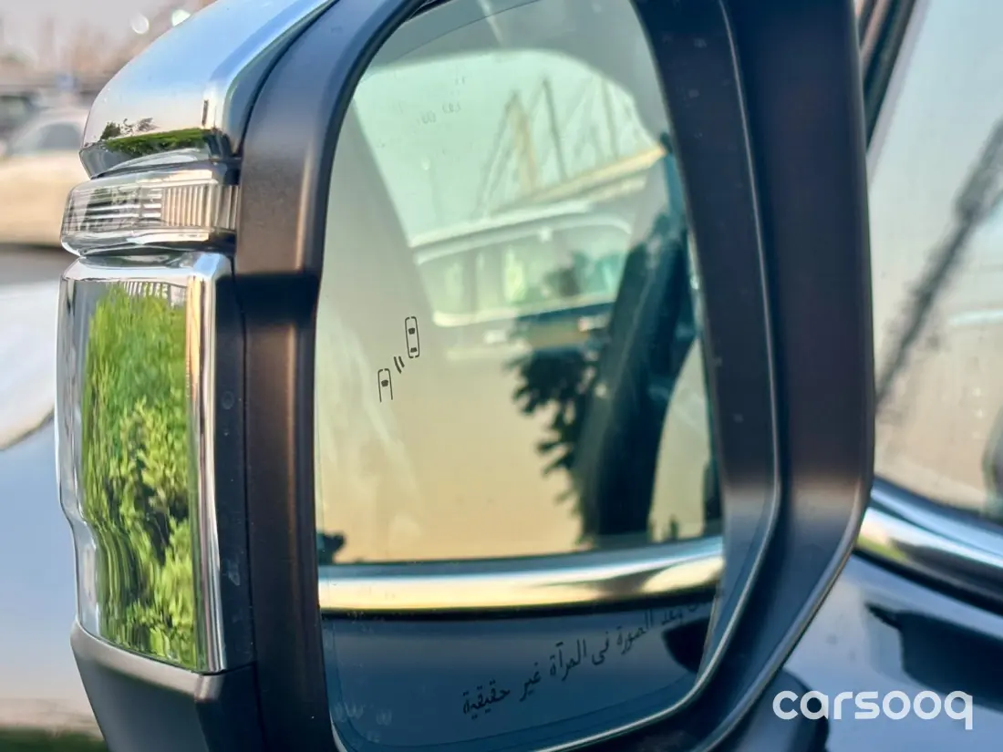 سيارة تويوتا لاند كروزر LC300 موديل 2026 VXR سعة 3.5 لتر V6 هايبرد أسود - Photo 18