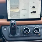 لاند روفر ديفيندر 110 HSE موديل 2024 مستعملة سعة 2.0 لتر بنزين  أبيض من الخارج - Thumbnail 20