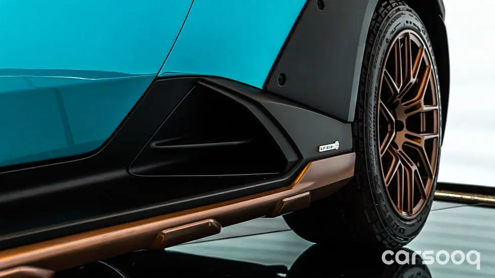 Lamborghini Huracan Sterrato 5.2L V10 Blue - 2024 GCC Specs - Photo 9