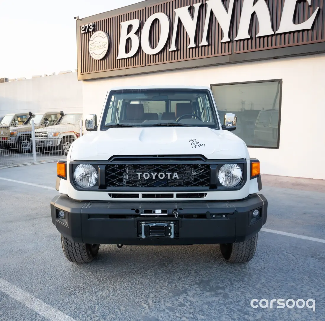 Toyota Land Cruiser LC71 4.0L V6 White - 2026 Automatic GCC Specs For Export in Dubai - Photo 1