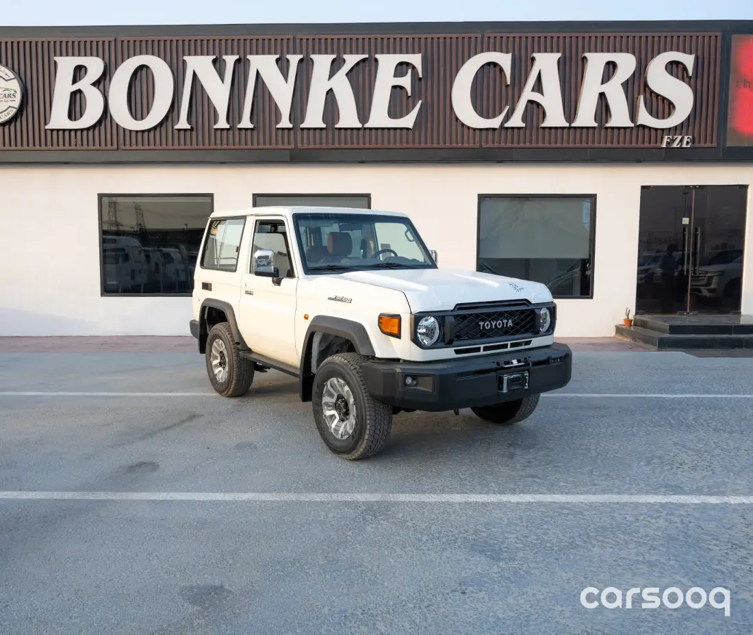 Toyota Land Cruiser LC71 4.0L V6 White - 2026 Automatic GCC Specs For Export in Dubai - Photo 3