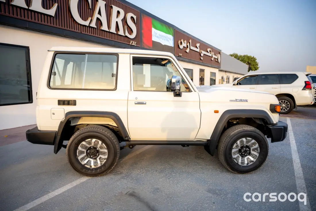 Toyota Land Cruiser LC71 4.0L V6 White - 2026 Automatic GCC Specs For Export in Dubai - Photo 6
