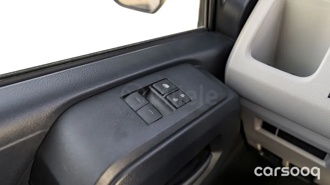 Toyota Hiace STD 13 Seater 2026 3.5L V6 Petrol Manual White  - Photo 14