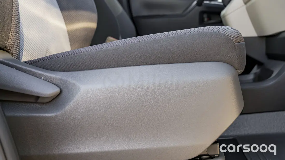 Toyota Hiace STD 13 Seater 2026 3.5L V6 Petrol Manual White  - Photo 25