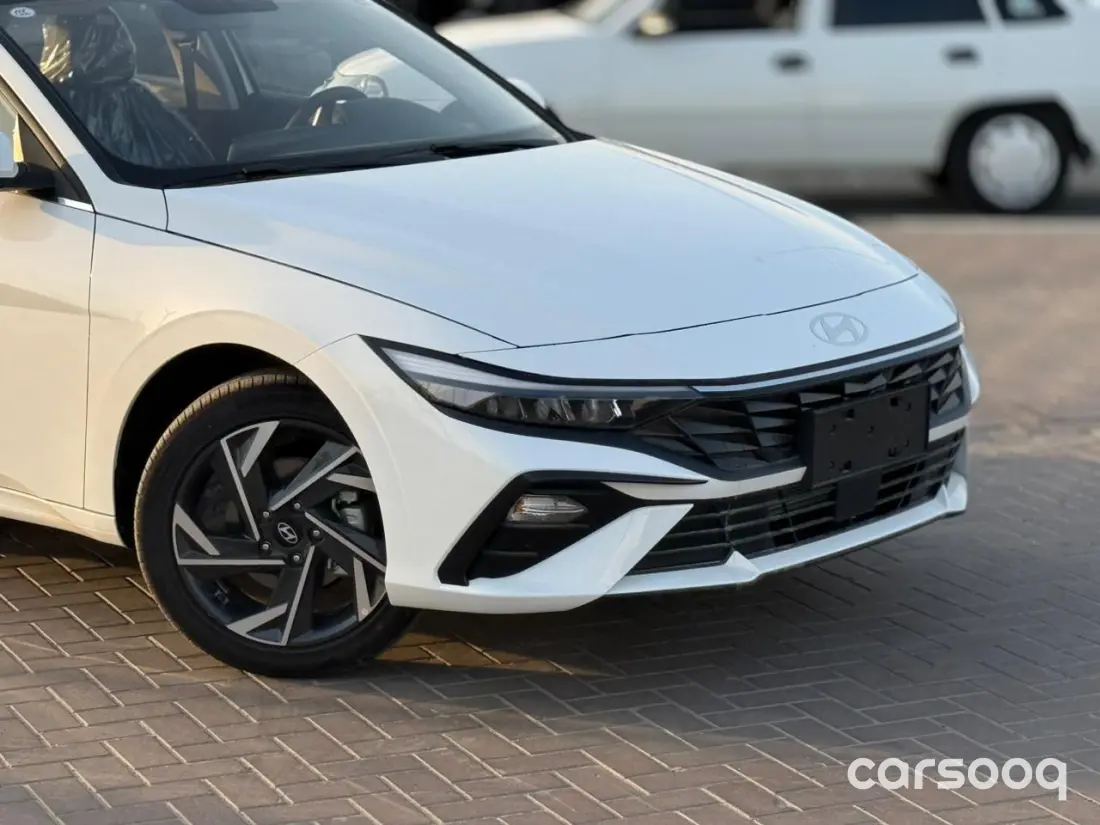 Hyundai Elantra Comfort 1.5L Petrol 2025 Model White Color Exterior For Export in Dubai - Photo 4