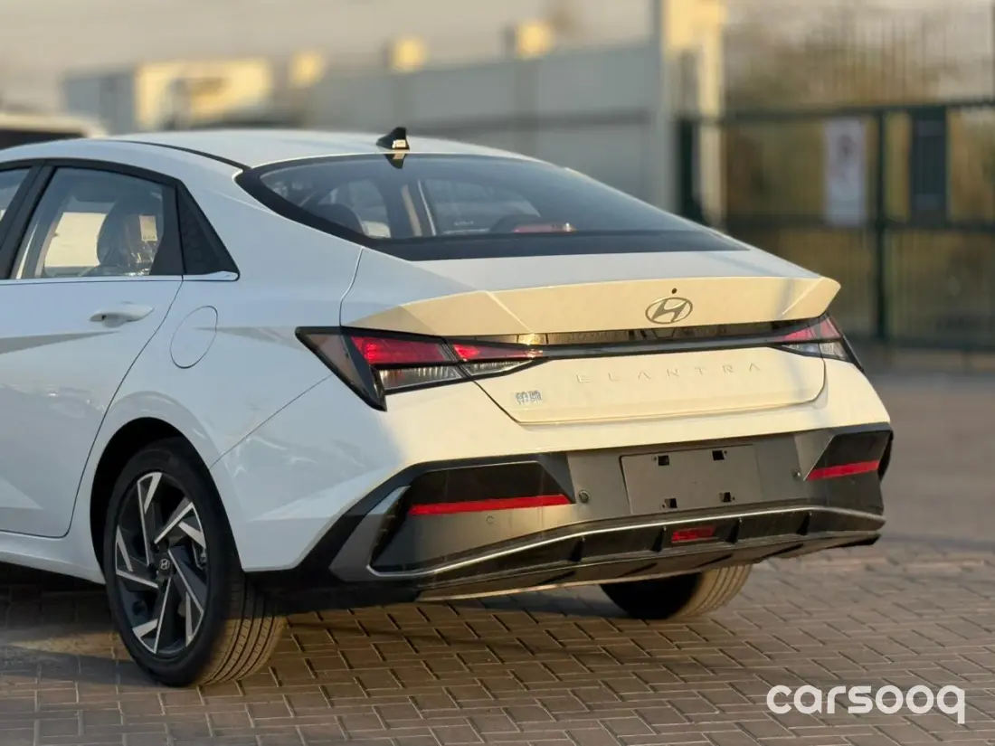 Hyundai Elantra Comfort 1.5L Petrol 2025 Model White Color Exterior For Export in Dubai - Photo 11