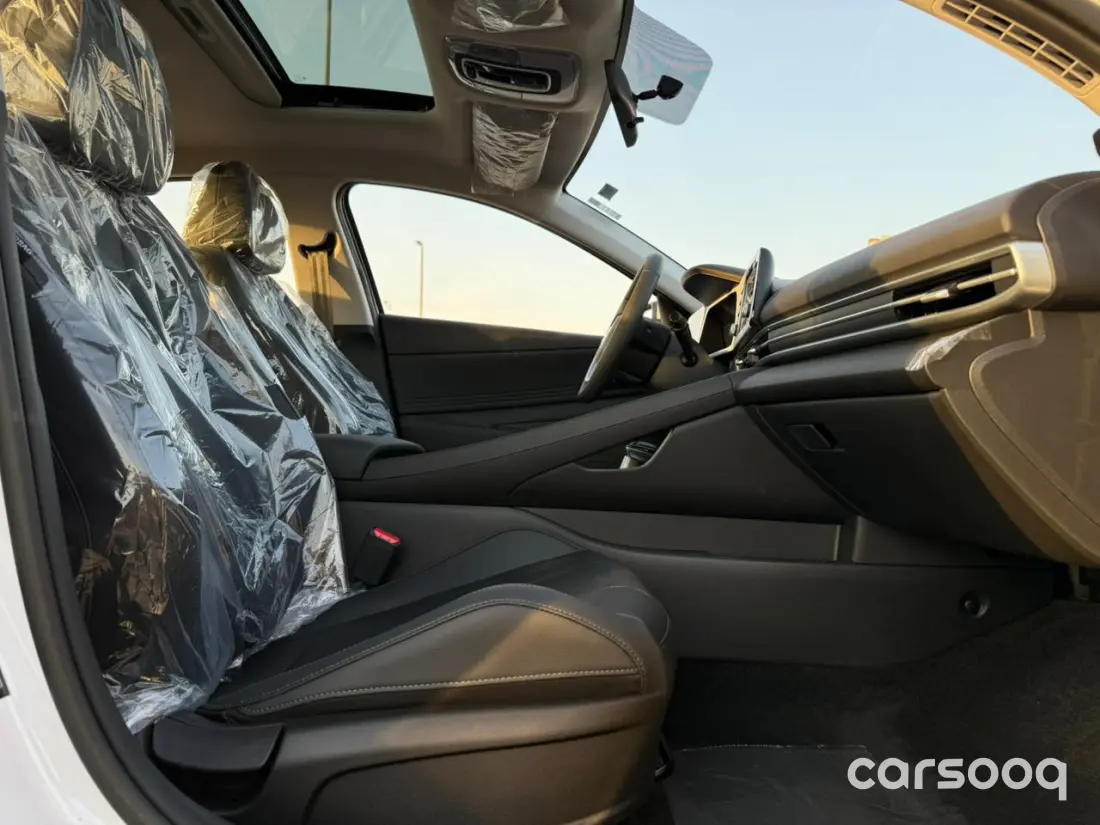 Hyundai Elantra Comfort 1.5L Petrol 2025 Model White Color Exterior For Export in Dubai - Photo 13